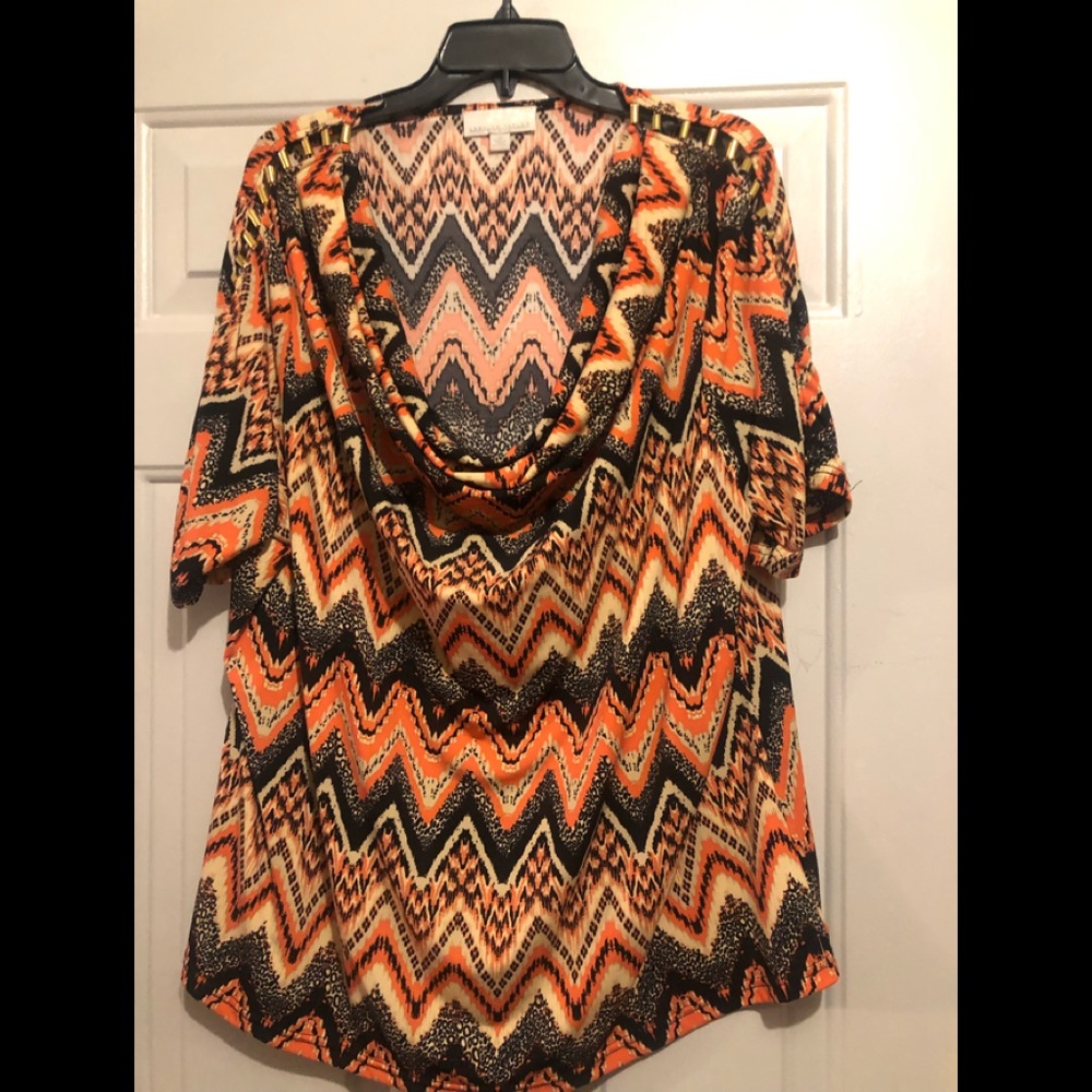 Size 2x geometric print In Orange and black